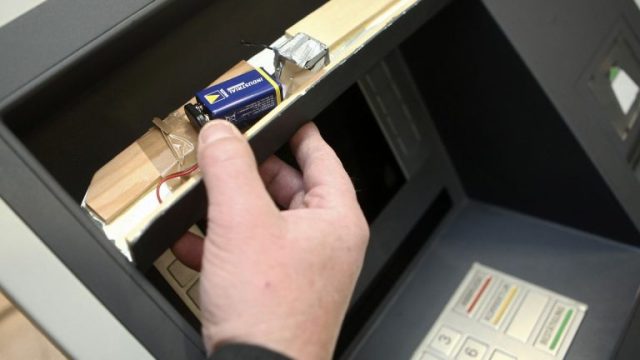 Cash trapping: nieuwe vorm van fraude bij geldautomaten – ABN AMRO waarschuwt