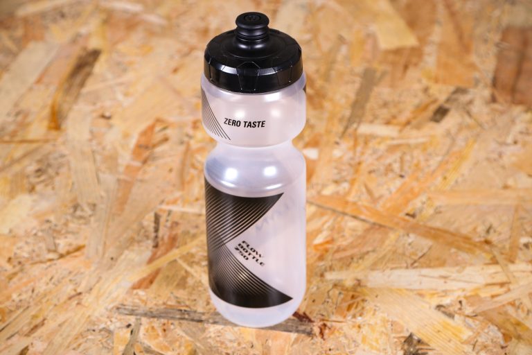 Er is een fles uitgevonden waarmee je overal water kunt drinken en die een miljoenenbusiness belooft te worden