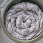 Hoe u thuis dekens van haar of wol kunt wassen zonder uw wasmachine te beschadigen: de eenvoudige truc die maar weinig mensen kennen